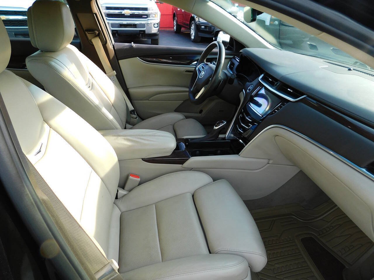 Used 2014 Cadillac XTS Luxury w/ Driver Awareness Package FWD image 16