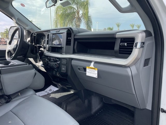 New 2026 Ford F250 XL w/ XL Chrome Package image 25