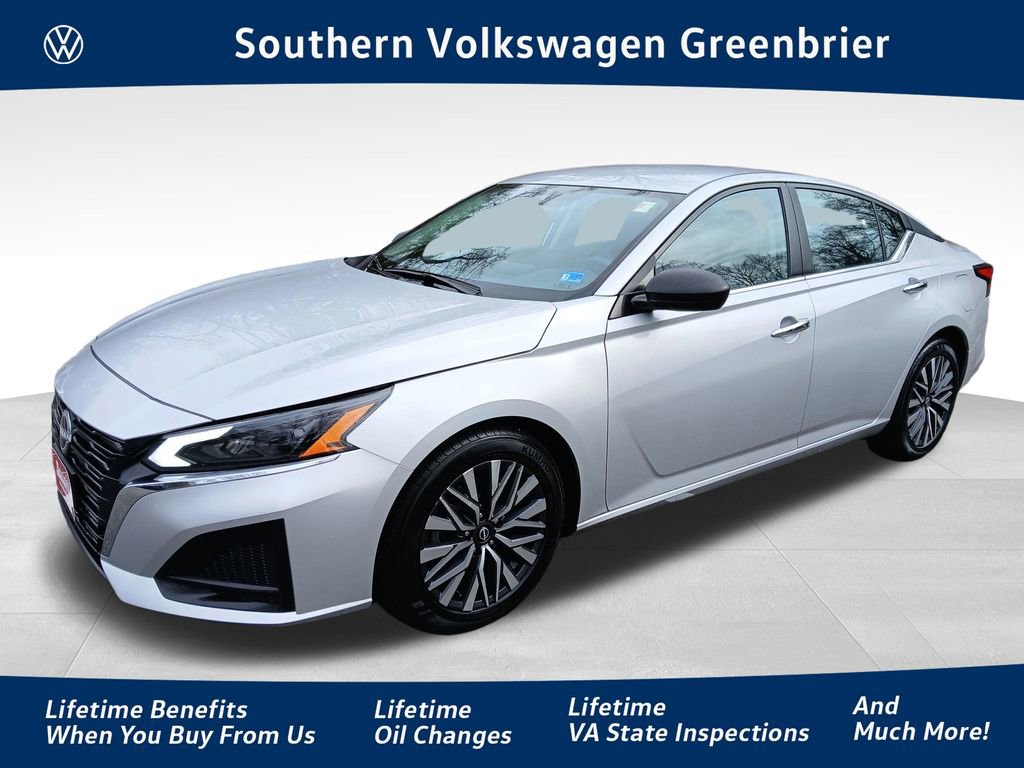 Used 2024 Nissan Altima 2.5 SV image 1