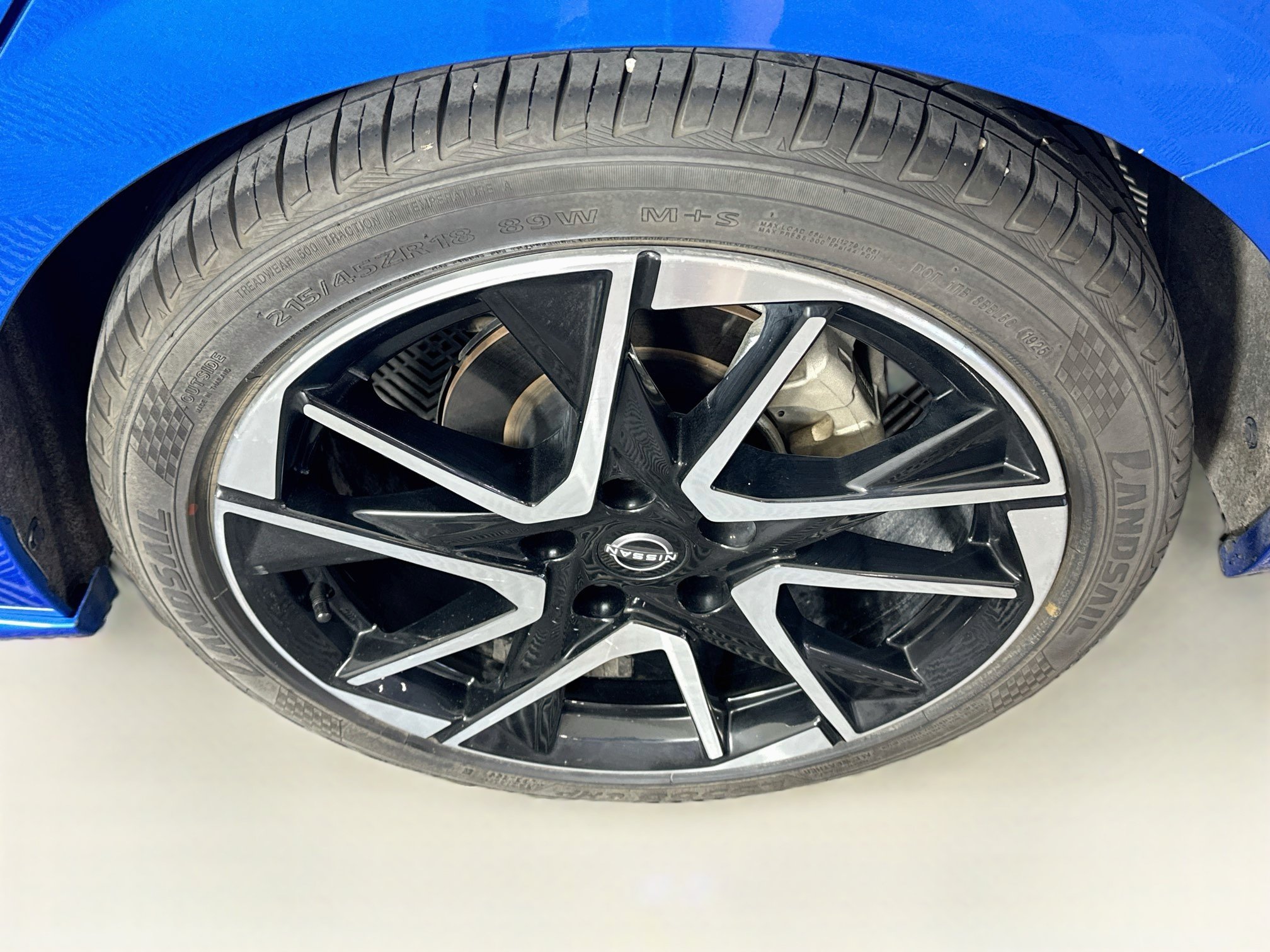 Used 2025 Nissan Sentra SR FWD image 11