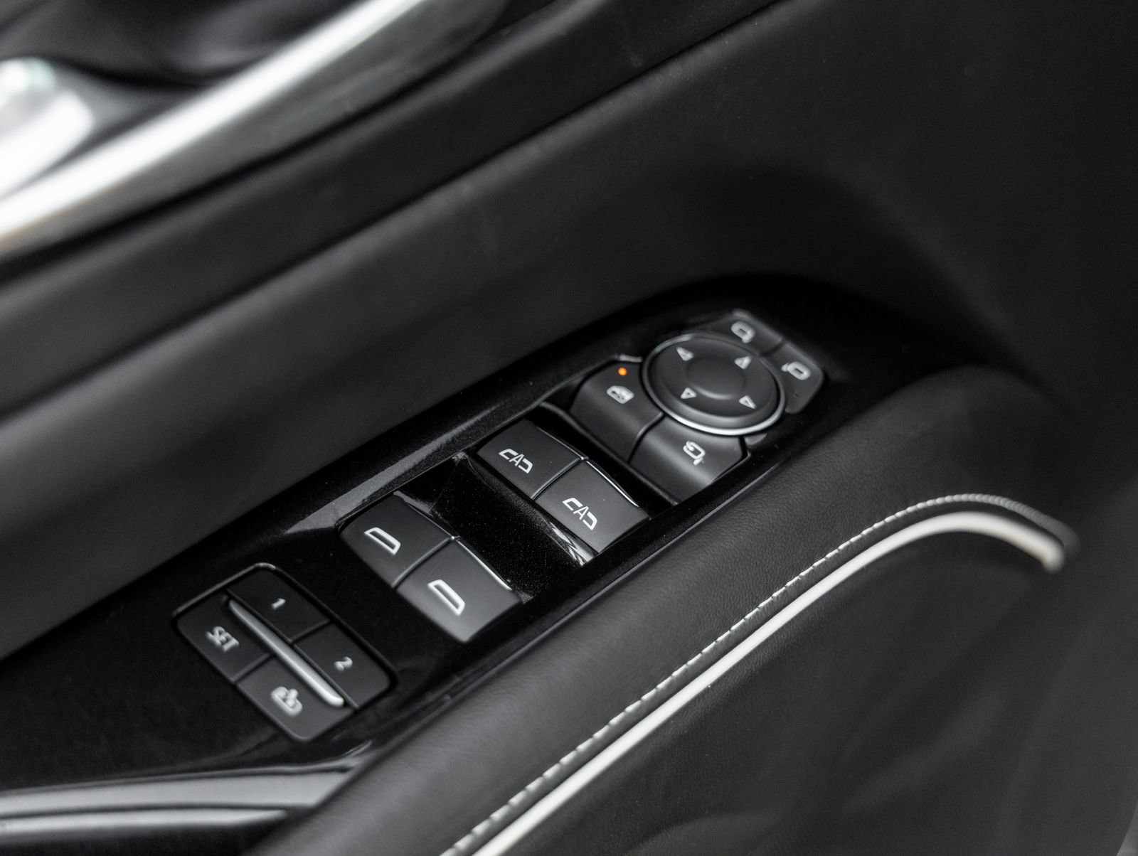 Used 2024 Cadillac Escalade ESV V AWD/4WD image 19