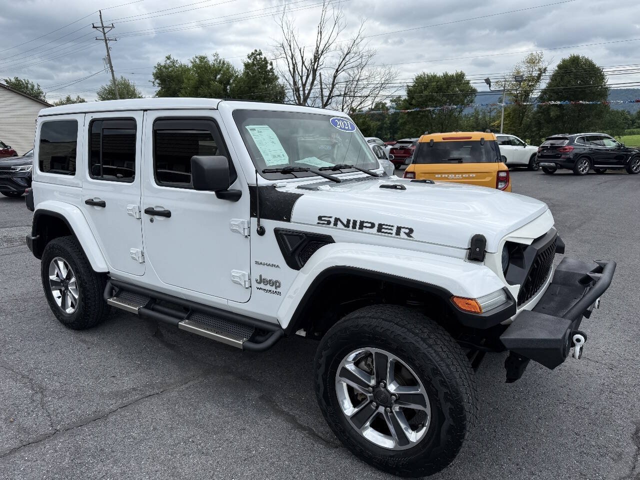 Used 2021 Jeep Wrangler Unlimited Sahara AWD/4WD image 4