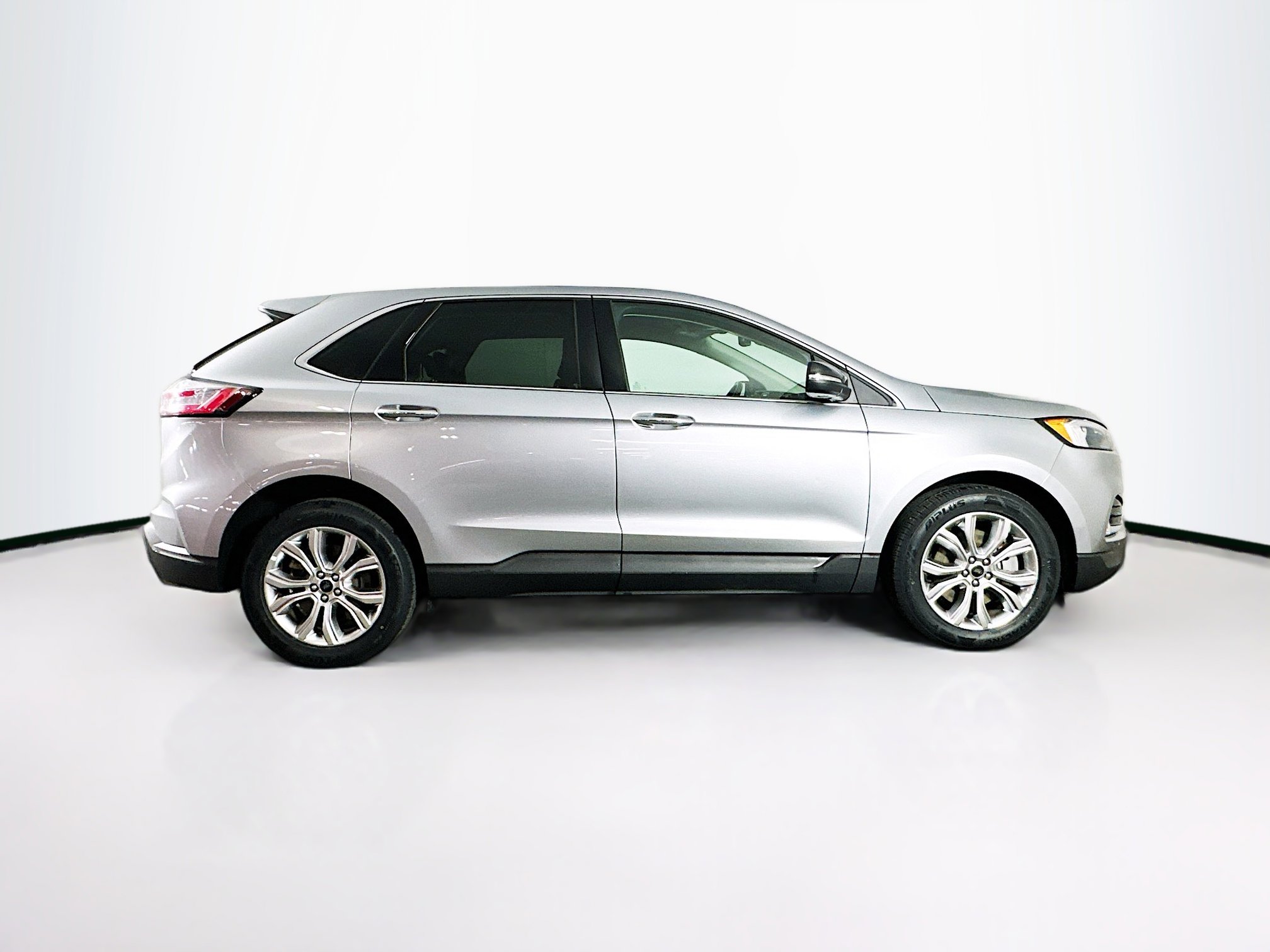 Used 2024 Ford Edge Titanium image 10