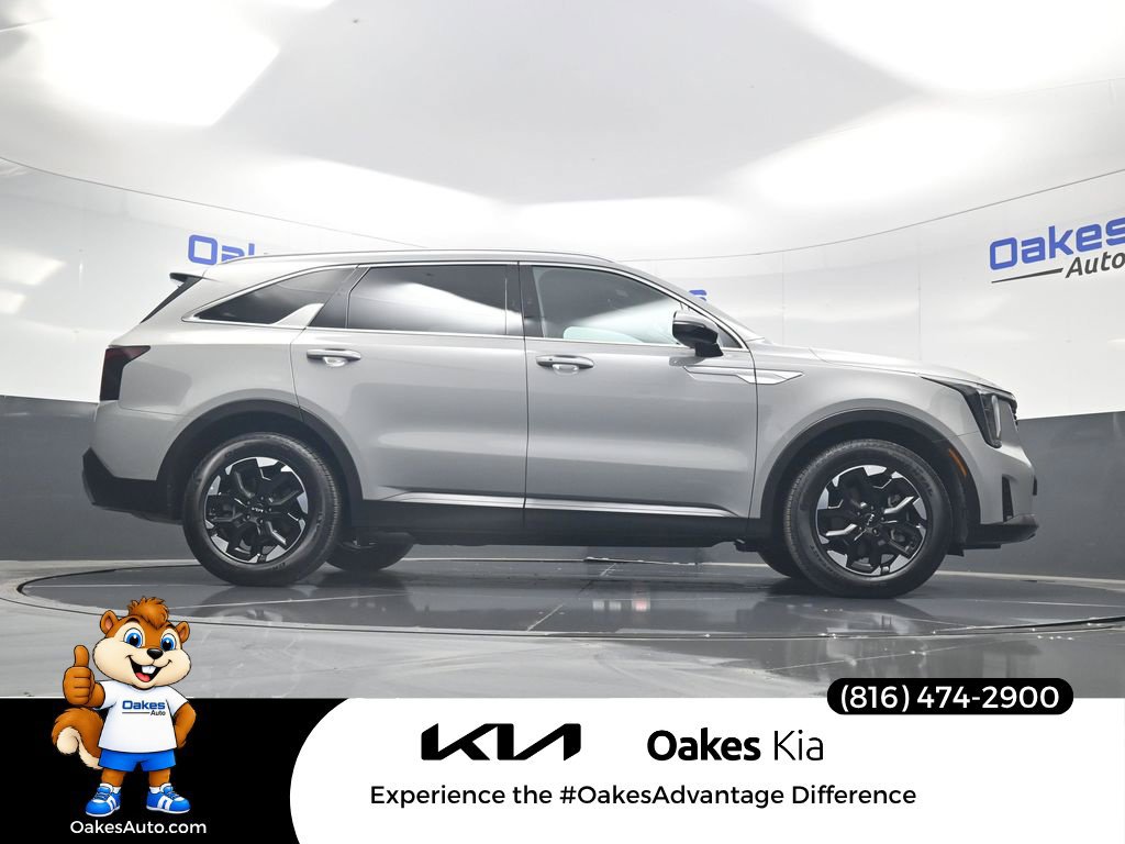 Certified 2026 Kia Sorento S w/ S Panoramic Sunroof Package FWD image 46
