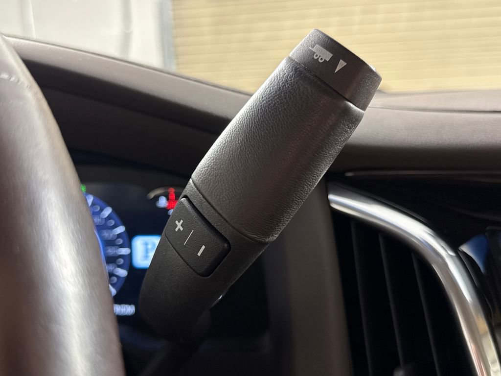 Used 2016 Cadillac Escalade Luxury image 16