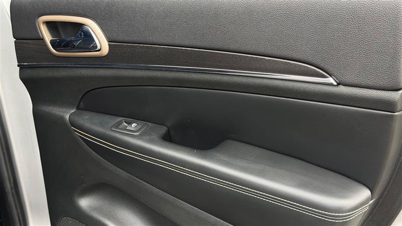 Used 2015 Jeep Grand Cherokee Limited AWD/4WD image 41