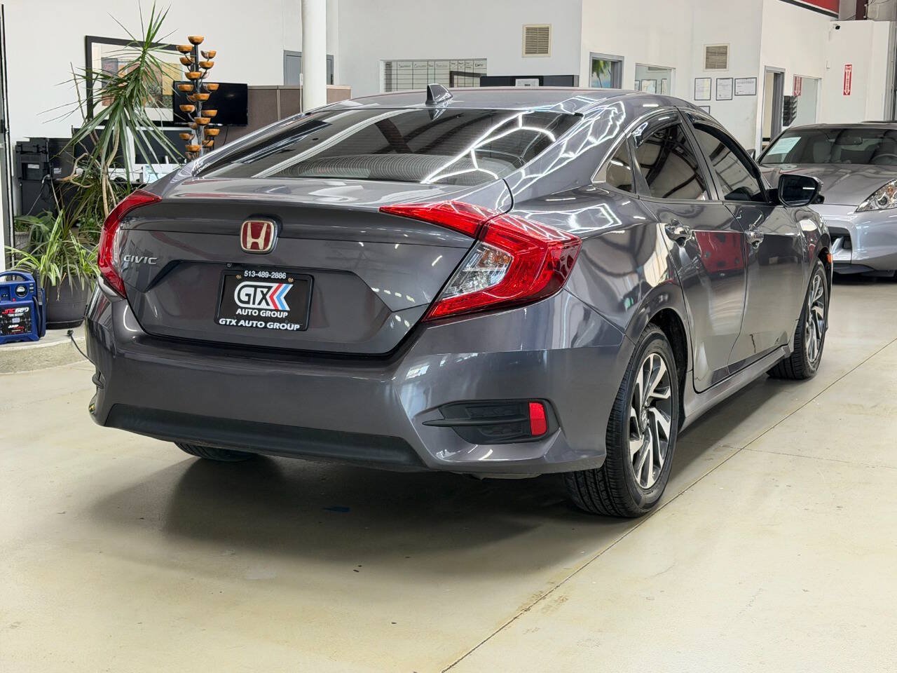 Used 2018 Honda Civic EX image 2