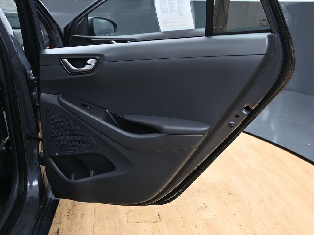 Used 2018 Hyundai Ioniq Blue image 33