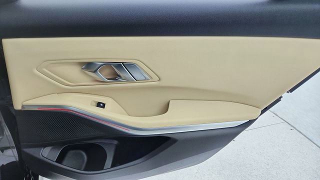 Used 2022 BMW 330i Sedan w/ Driving Assistance Package RWD image 27