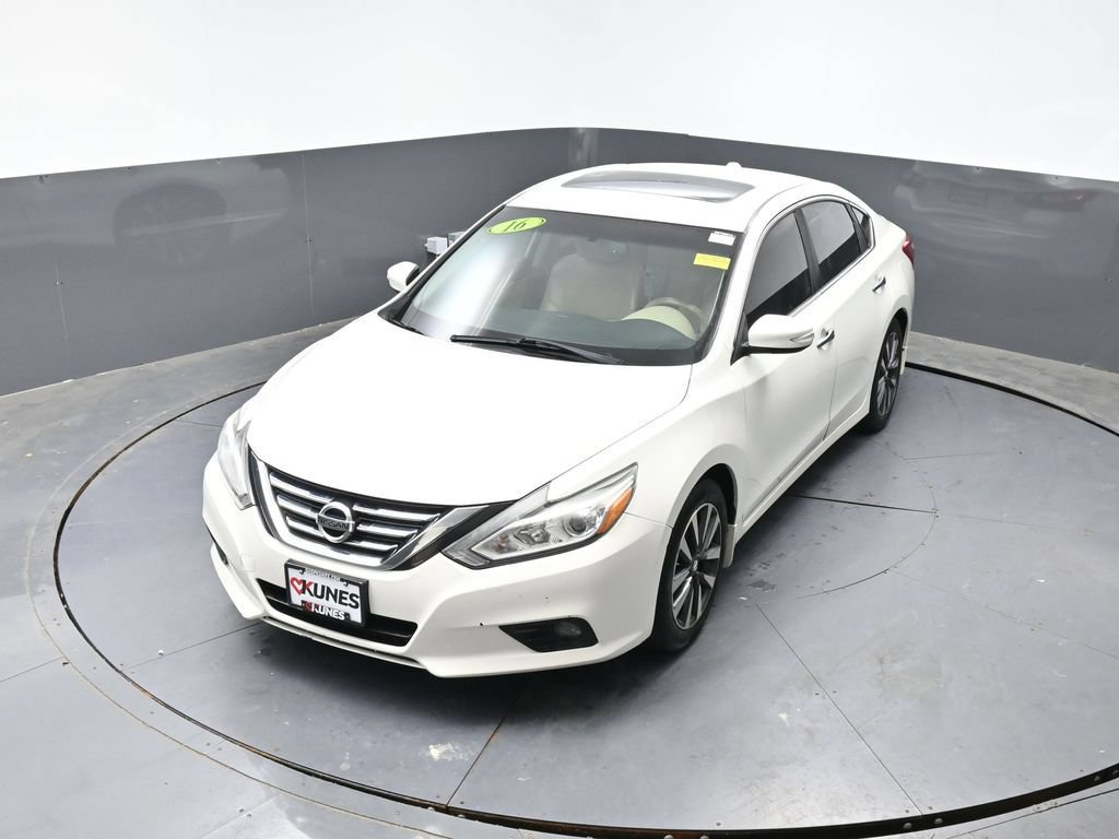Used 2016 Nissan Altima 2.5 SL w/ 2.5 Technology Package FWD image 44