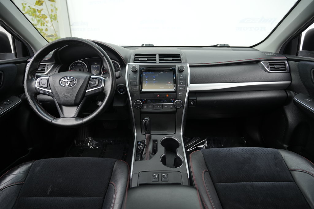 Used 2015 Toyota Camry XSE FWD image 39