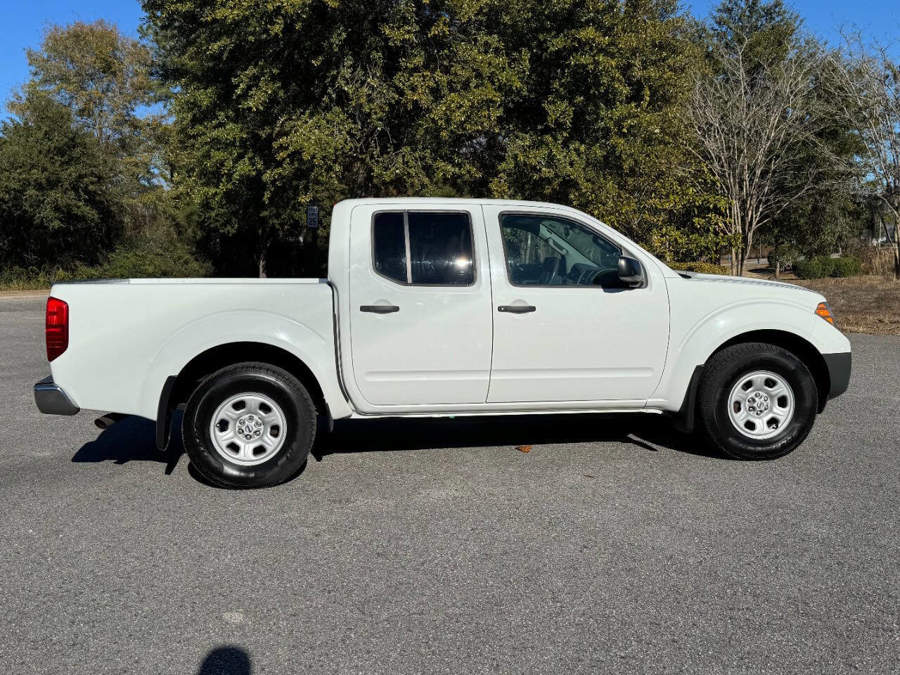 Used 2013 Nissan Frontier S image 7