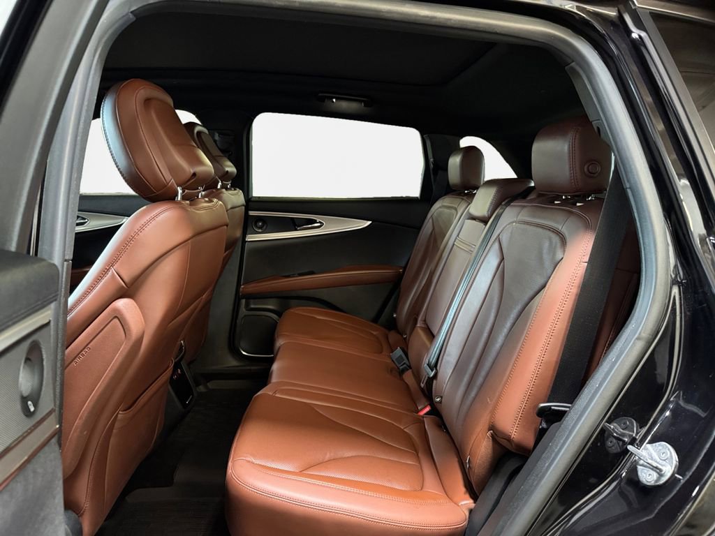 Used 2020 Lincoln Nautilus Reserve AWD/4WD image 24