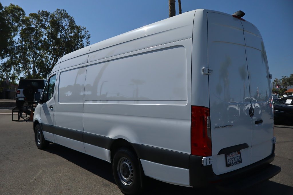 Used 2024 Mercedes-Benz Sprinter 2500 image 16