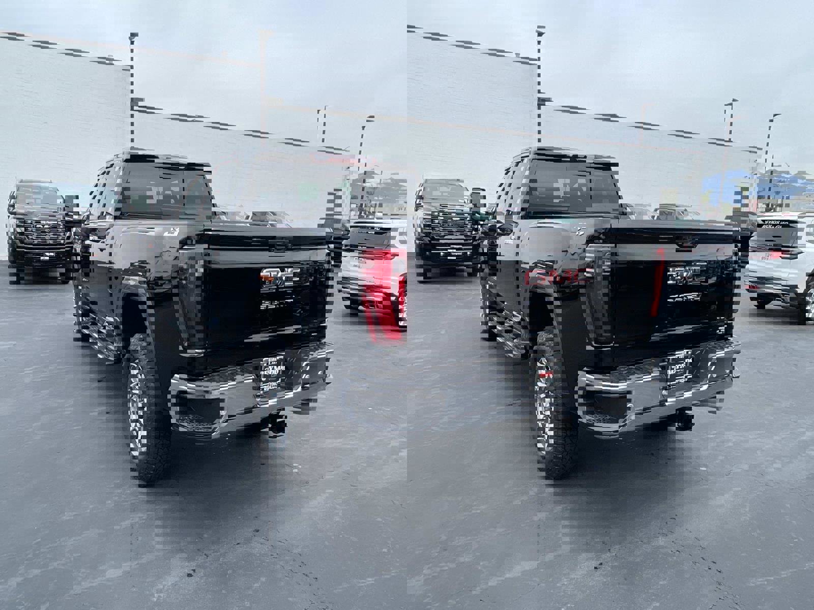 New 2026 GMC Sierra 3500 SLT w/ SLT Premium Package image 7