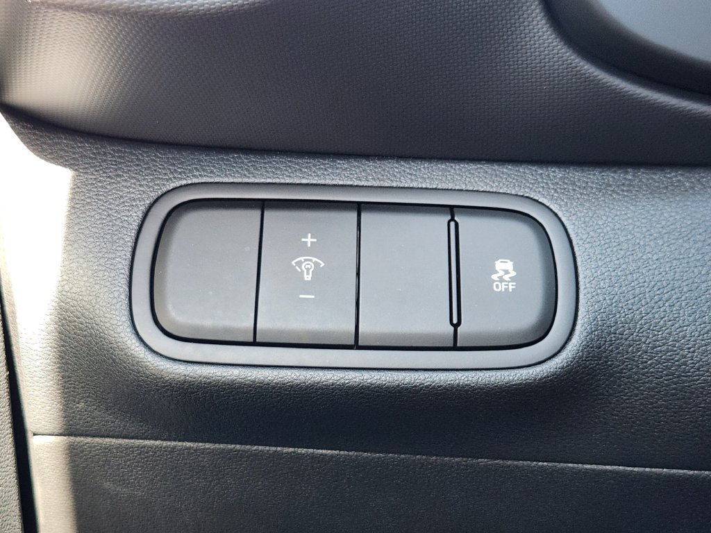 Used 2026 Hyundai Venue SEL FWD image 21