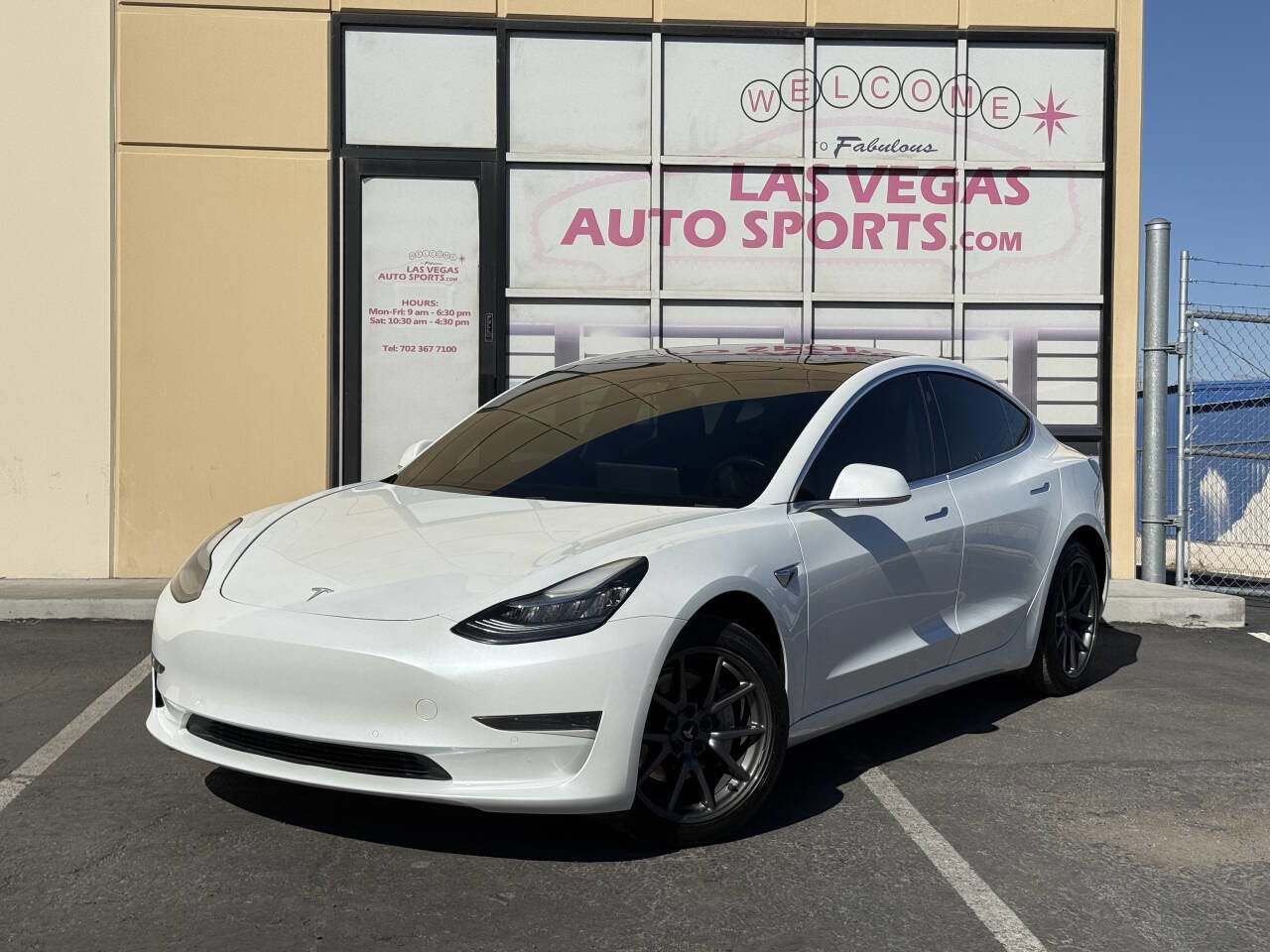 Used 2020 Tesla Model 3 Standard Range Plus image 4