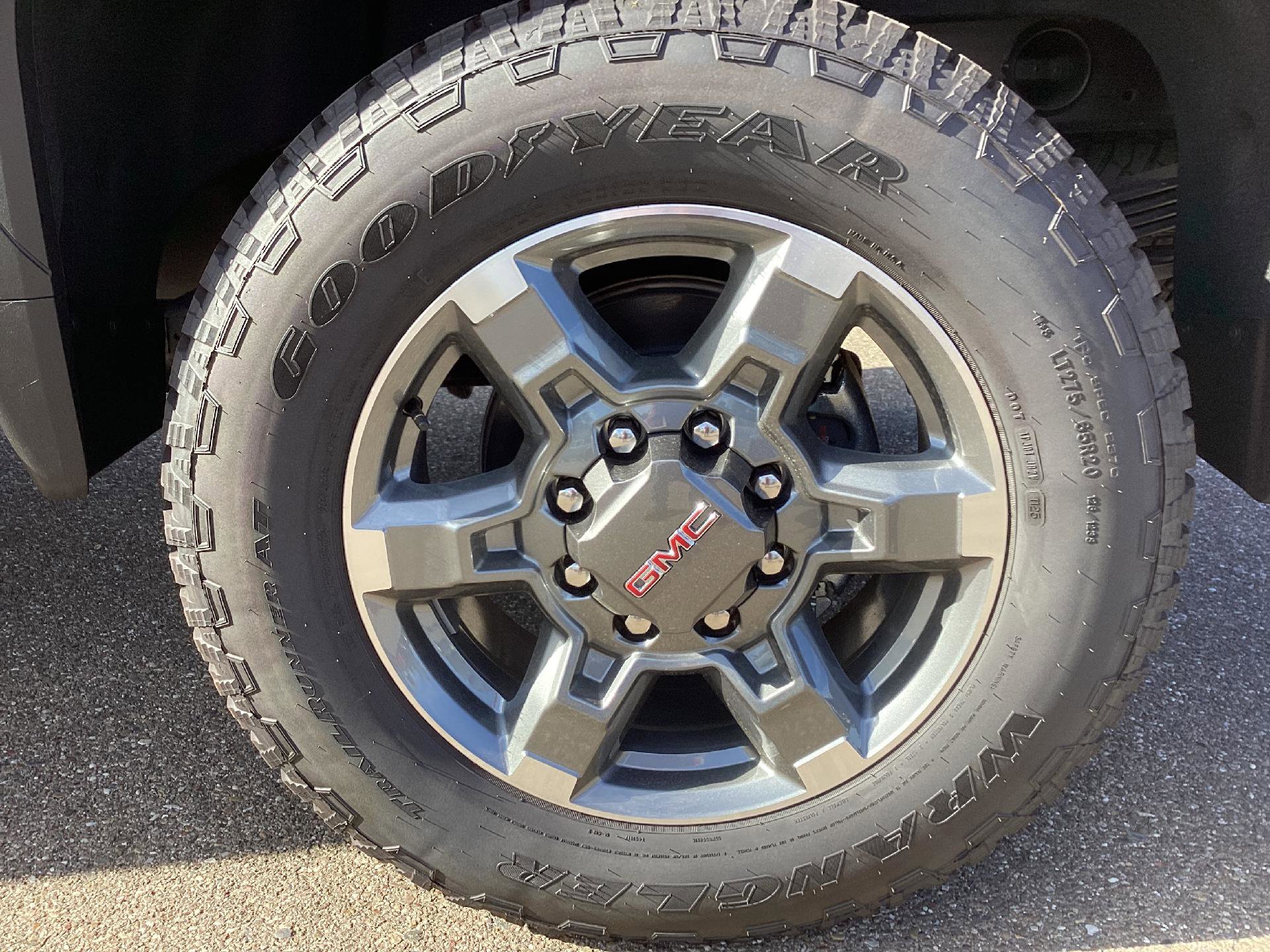 New 2025 GMC Sierra 2500 SLT image 6