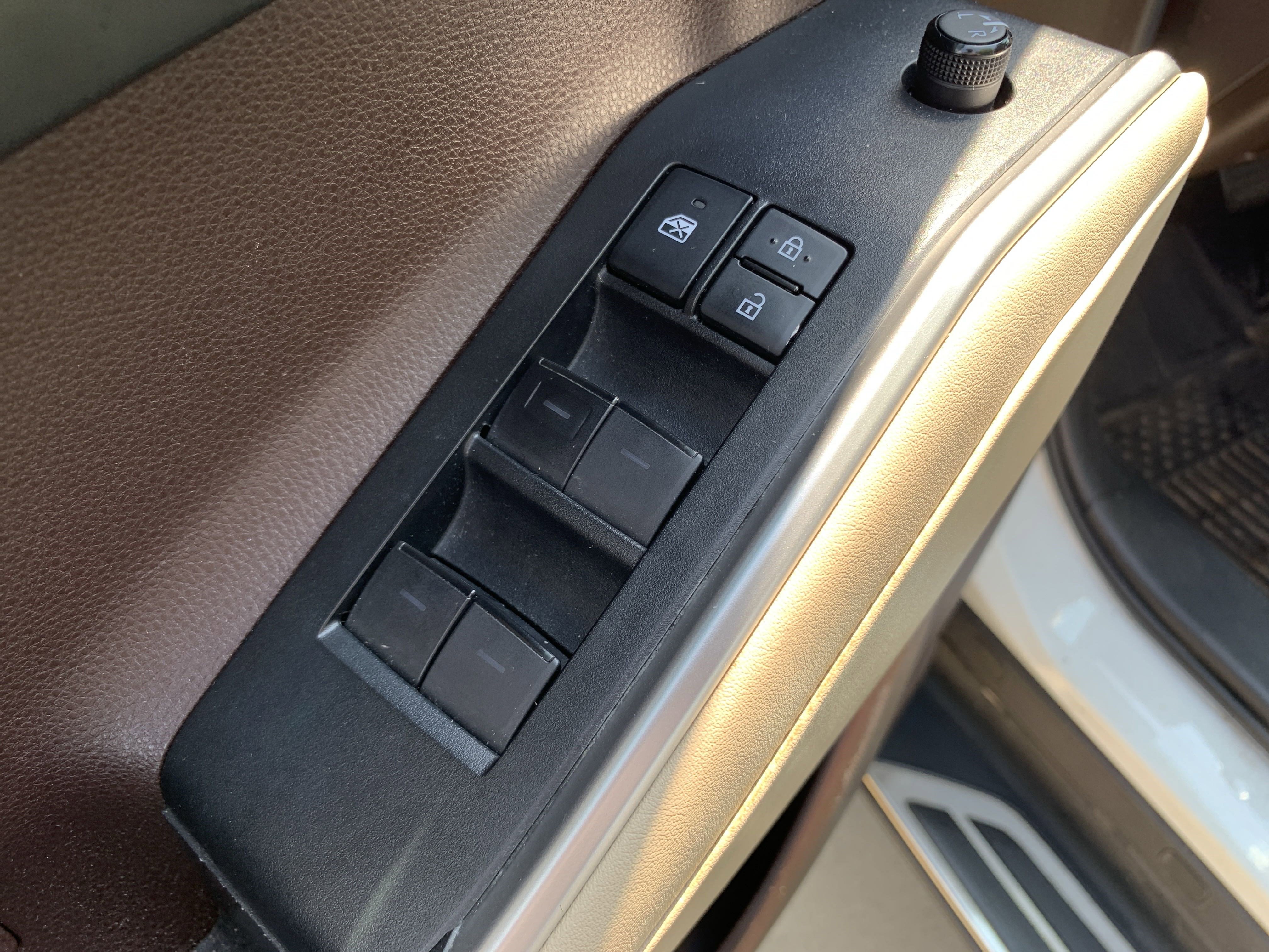 Used 2021 Toyota Highlander XLE image 15