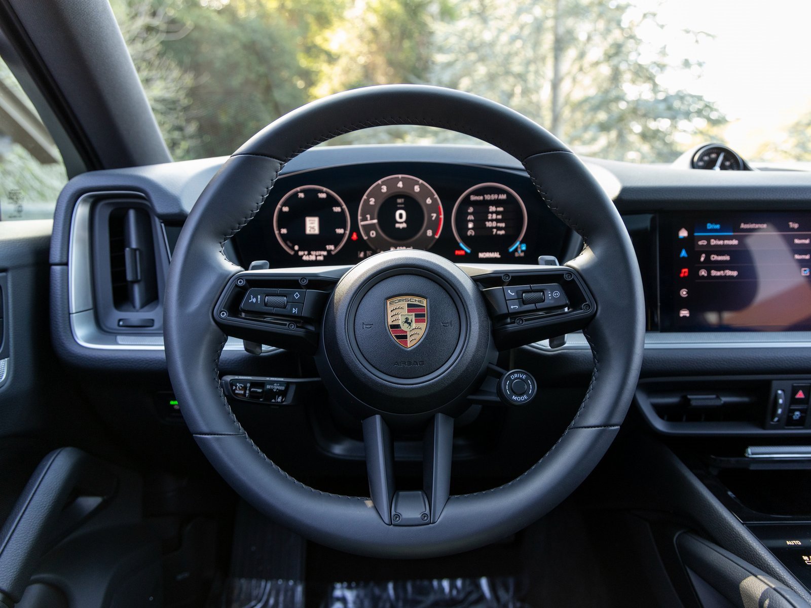 Certified 2025 Porsche Cayenne Coupe image 29