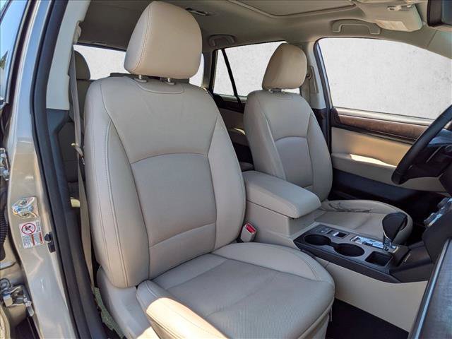 Used 2017 Subaru Outback 2.5i Limited AWD/4WD image 21