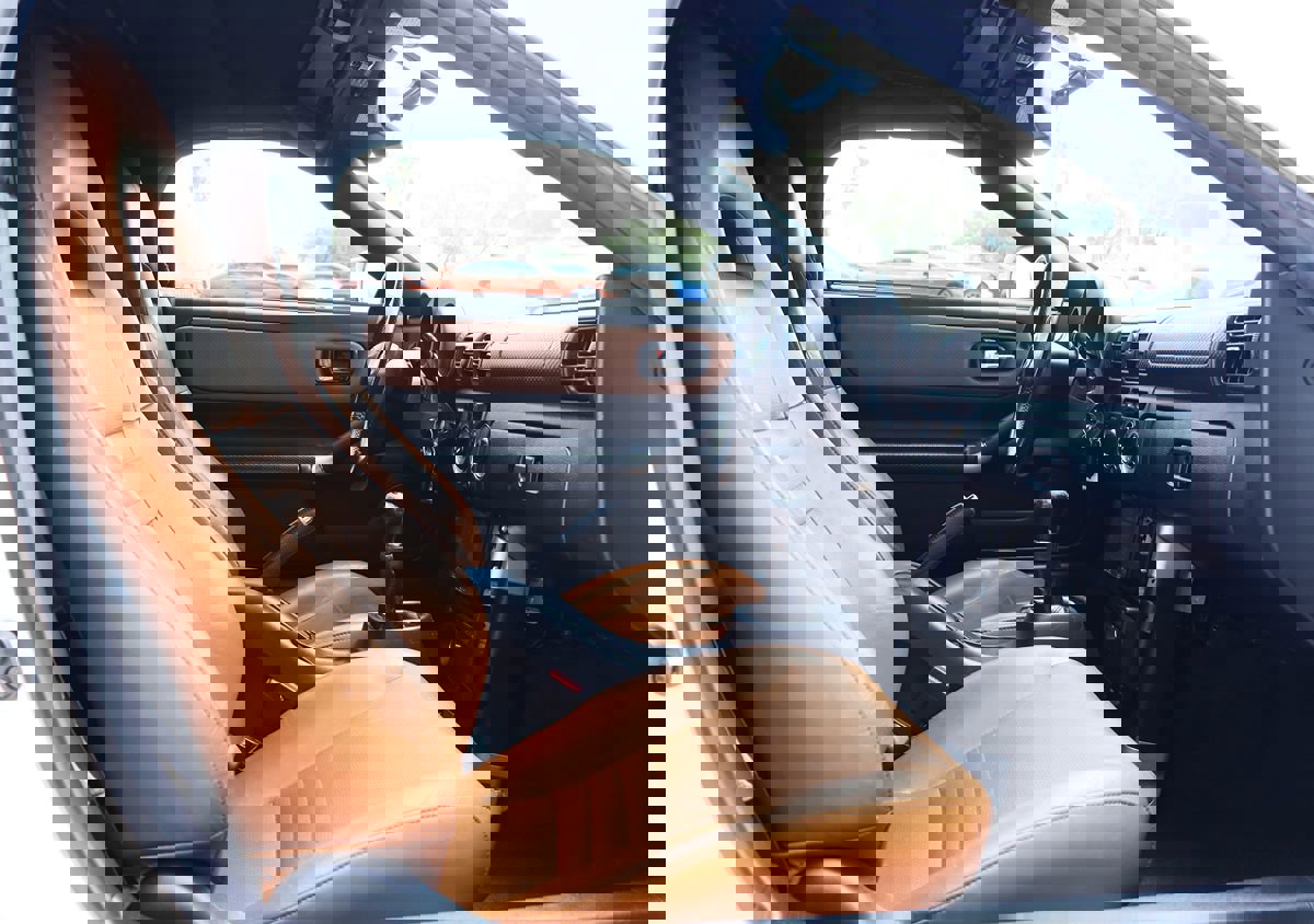 Used 2004 Toyota MR2 image 23