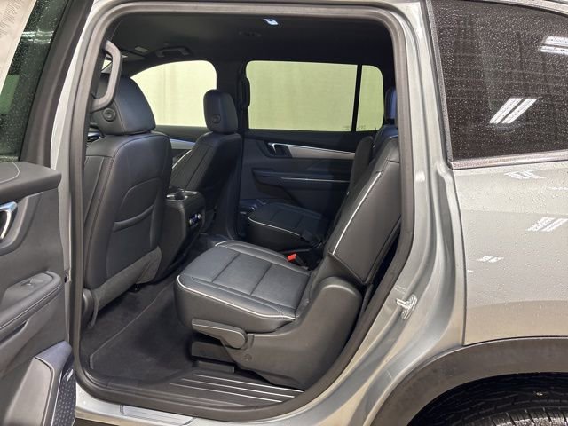 Used 2025 Buick Enclave Preferred image 17