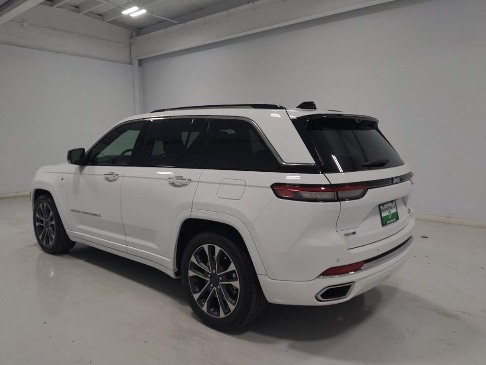 Used 2022 Jeep Grand Cherokee Overland w/ Luxury Tech Group IV AWD/4WD image 5