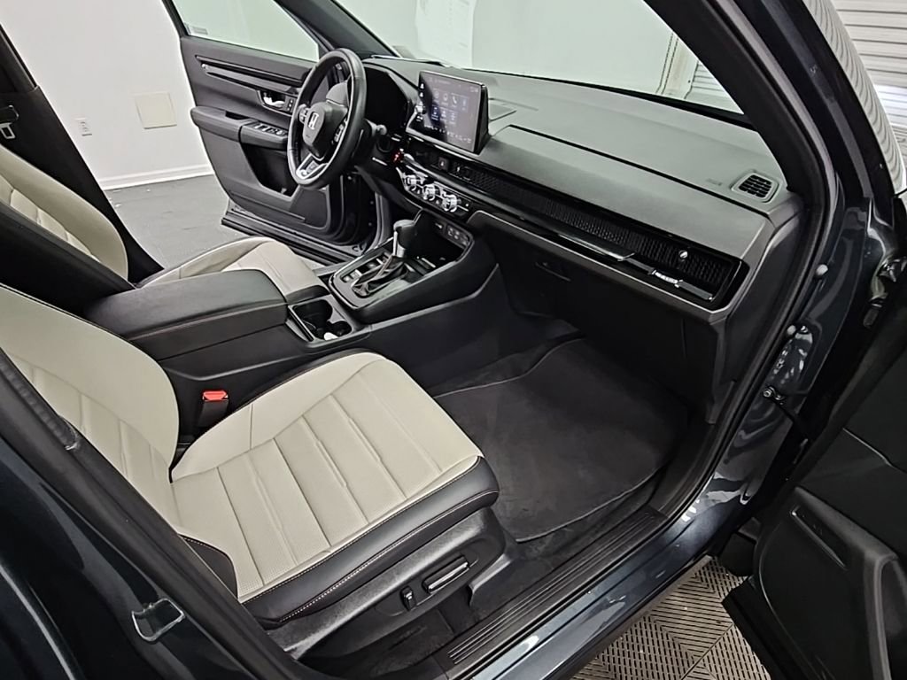 Used 2025 Honda CR-V Sport Touring image 41