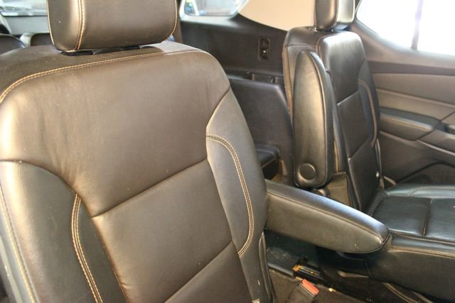 Used 2018 Chevrolet Traverse RS FWD image 11