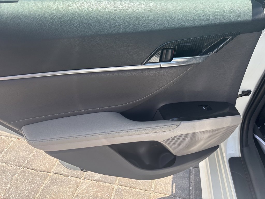 Used 2018 Toyota Camry XSE image 29