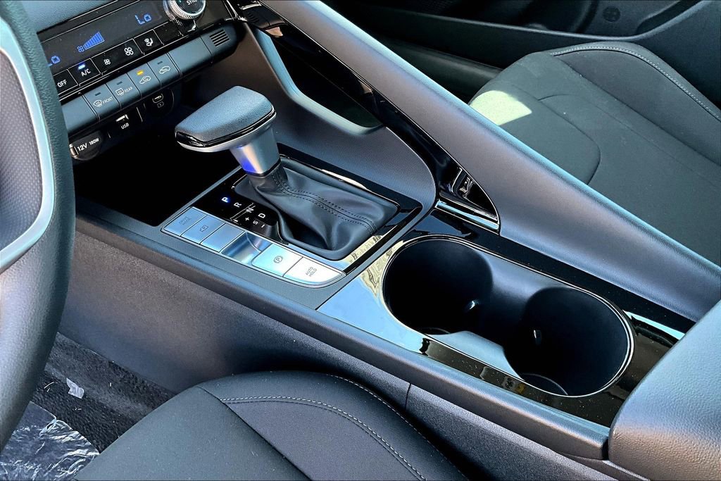 New 2025 Hyundai Elantra Blue FWD image 21