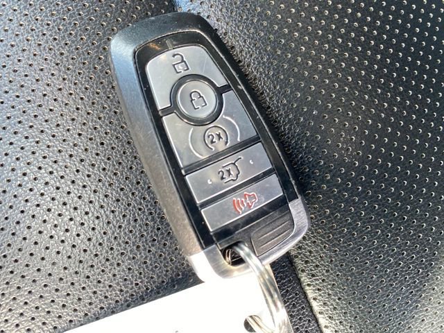 Used 2022 Ford Escape Titanium AWD/4WD image 23