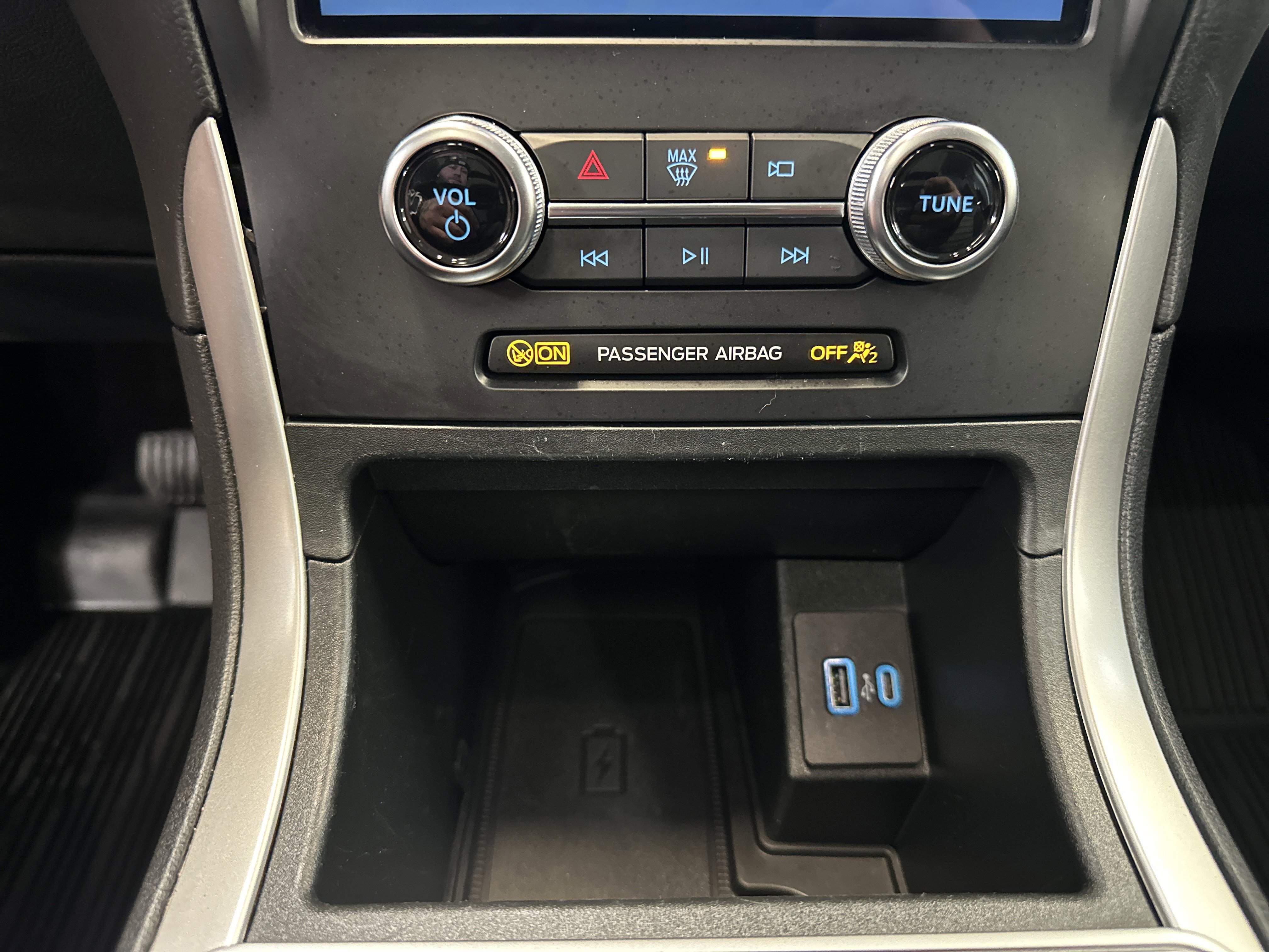 Used 2024 Ford Edge SEL w/ Convenience Package image 33