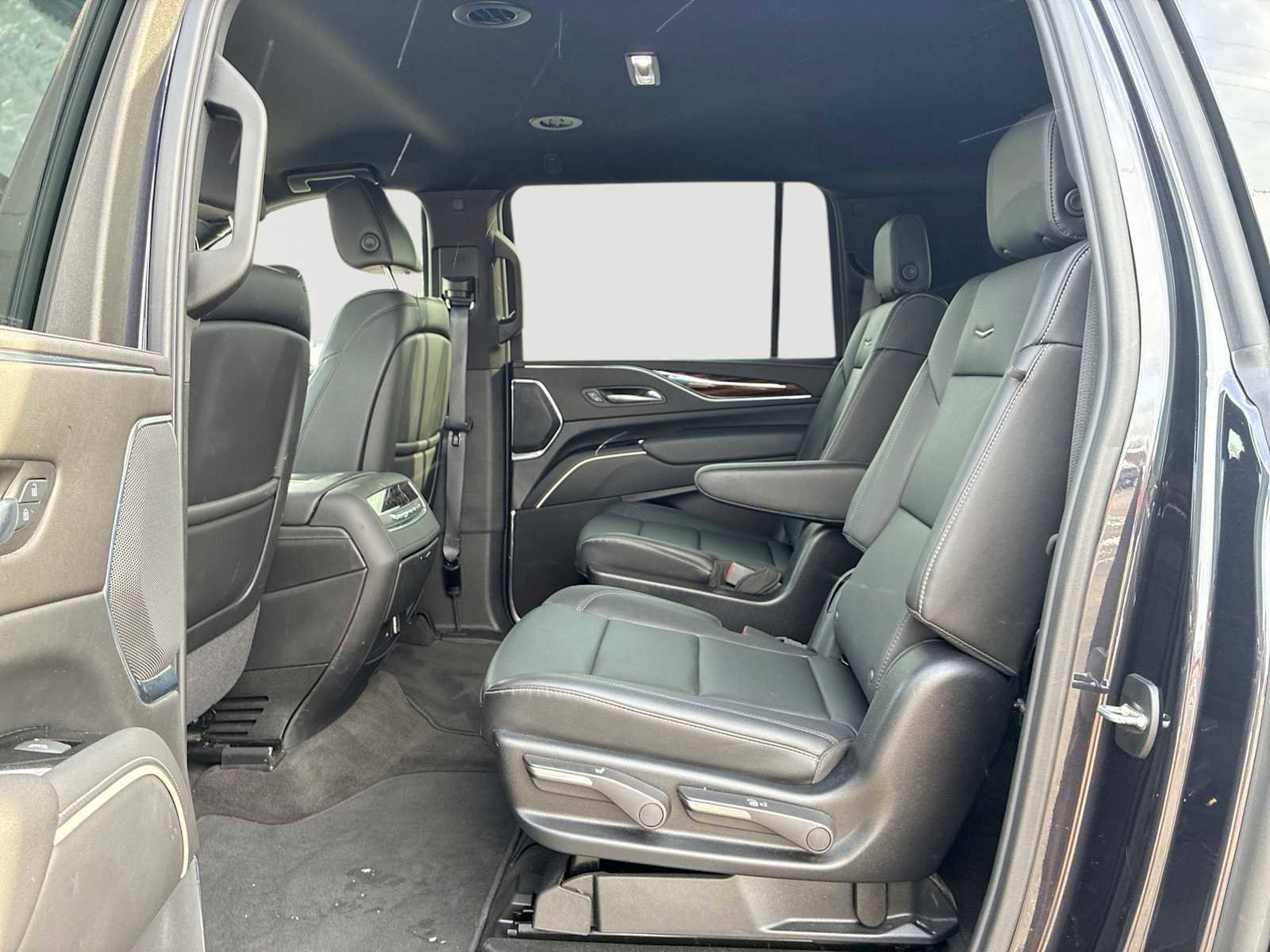 Certified 2024 Cadillac Escalade ESV Luxury image 25