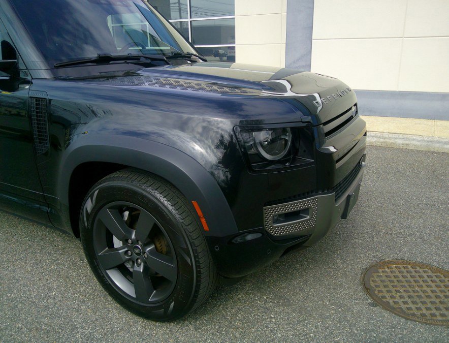 Used 2023 Land Rover Defender 130 X-Dynamic SE AWD/4WD image 26