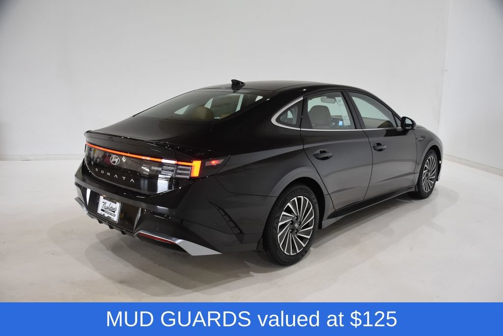 New 2025 Hyundai Sonata Limited FWD image 4