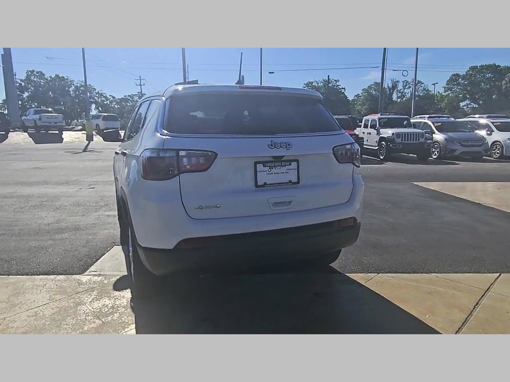 Used 2025 Jeep Compass Sport AWD/4WD image 27