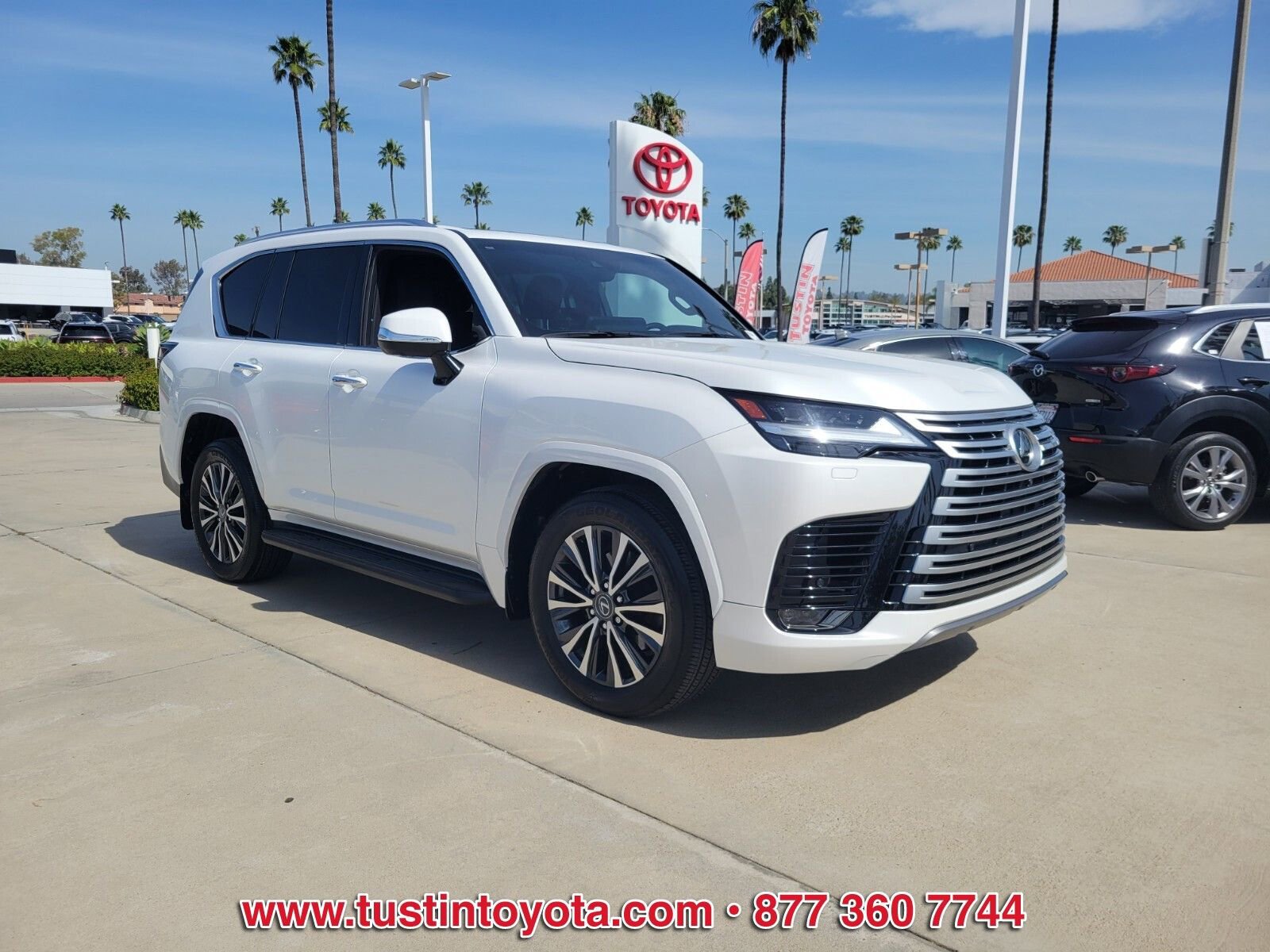 Used 2024 Lexus LX 600 600 Premium w/ Interior Upgrade Package image 2