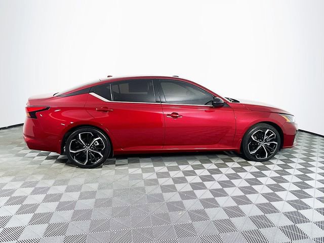 Used 2023 Nissan Altima 2.5 SR w/ SR Premium Package image 9