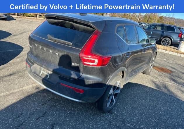 Used 2024 Volvo XC40 B5 Plus w/ Climate Package image 12