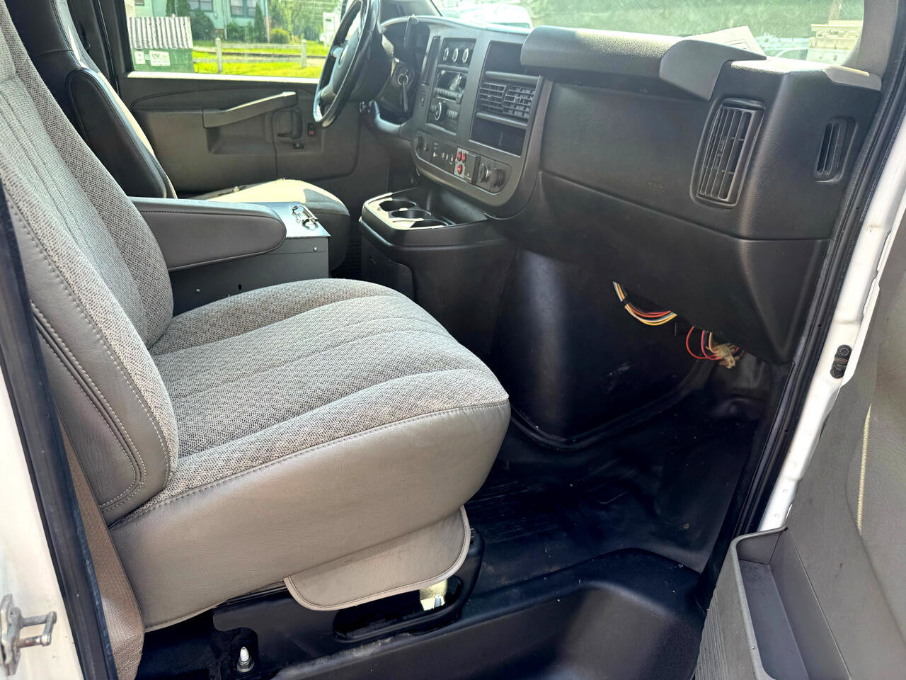 Used 2017 Chevrolet Express 2500 image 13
