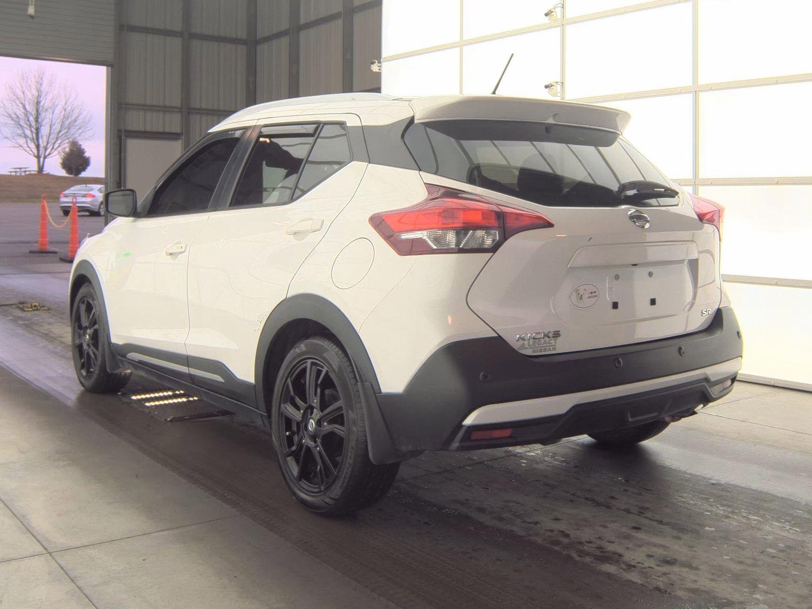 Used 2020 Nissan Kicks SR image 8