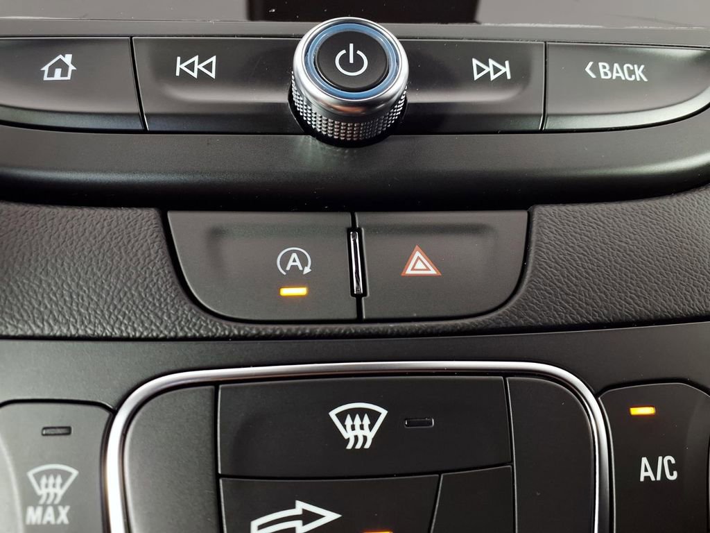 Used 2025 Chevrolet Malibu LS image 21