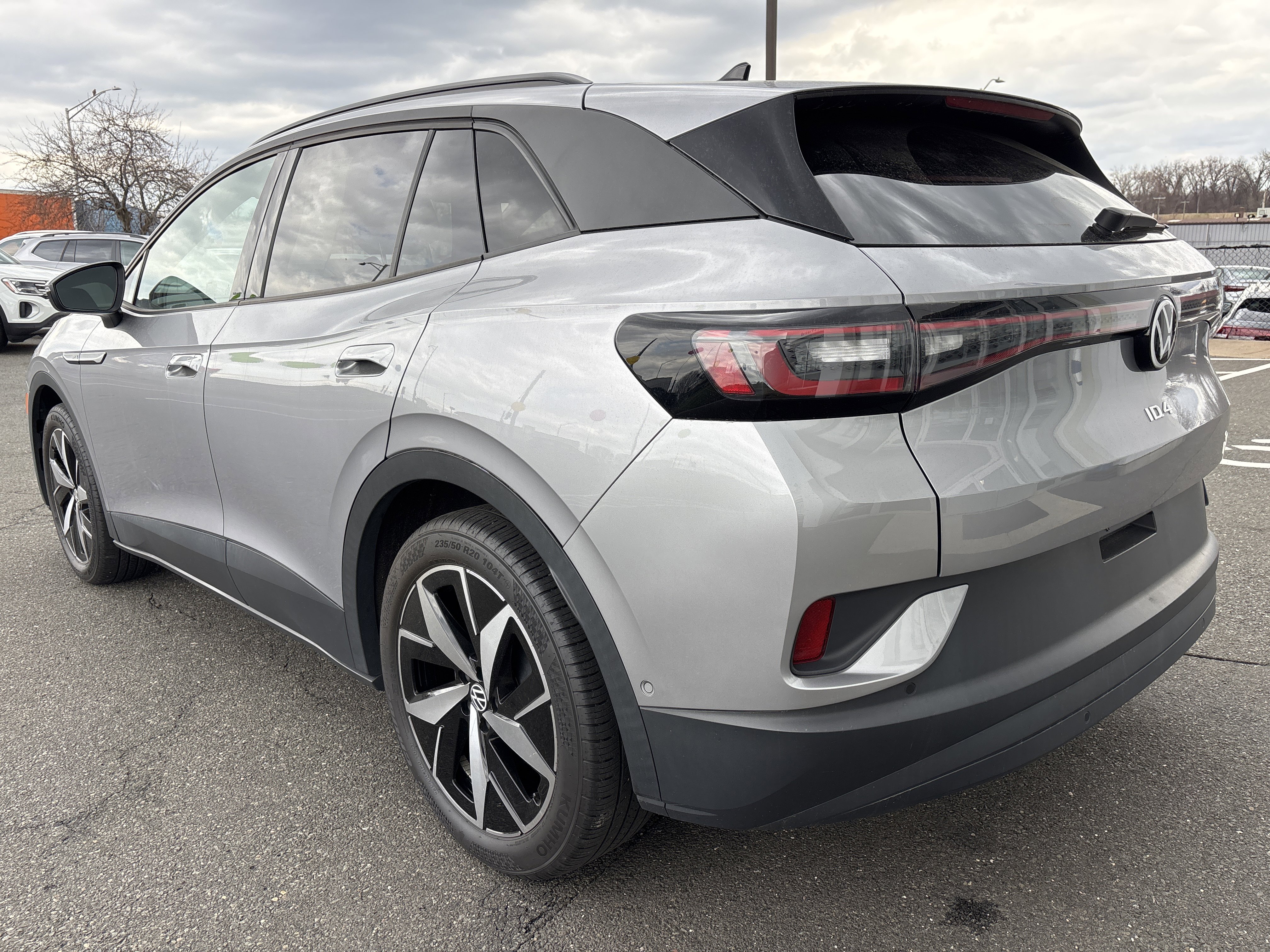 Used 2023 Volkswagen ID.4 S image 4