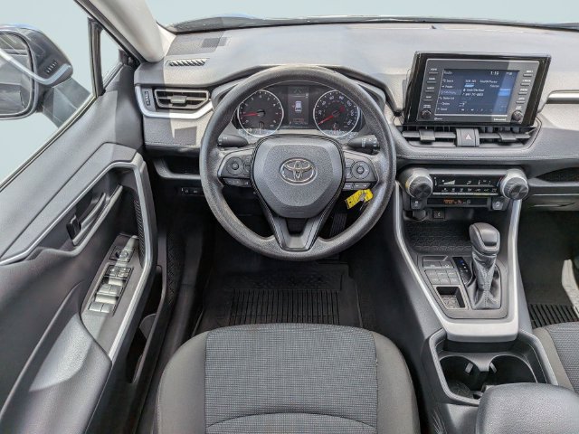 Used 2021 Toyota RAV4 LE AWD/4WD image 15