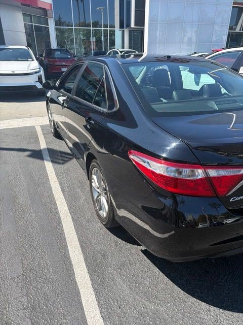 Used 2016 Toyota Camry SE w/ Moonroof Package FWD image 5