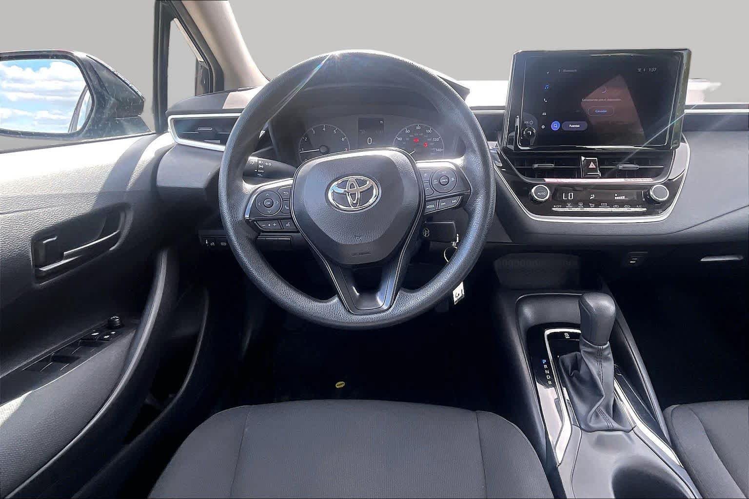 Used 2025 Toyota Corolla LE FWD image 6