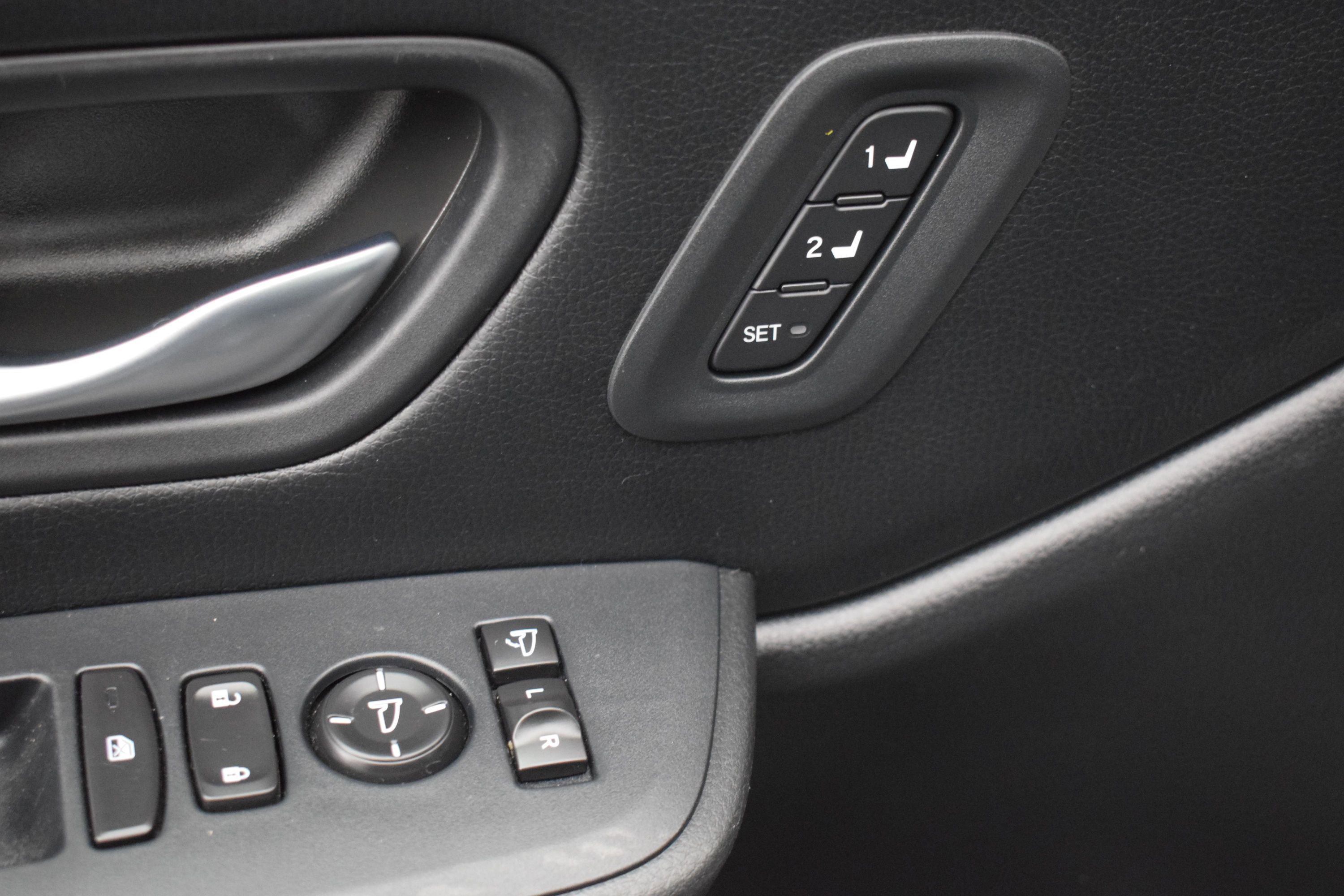 Used 2025 Honda Pilot Elite image 23
