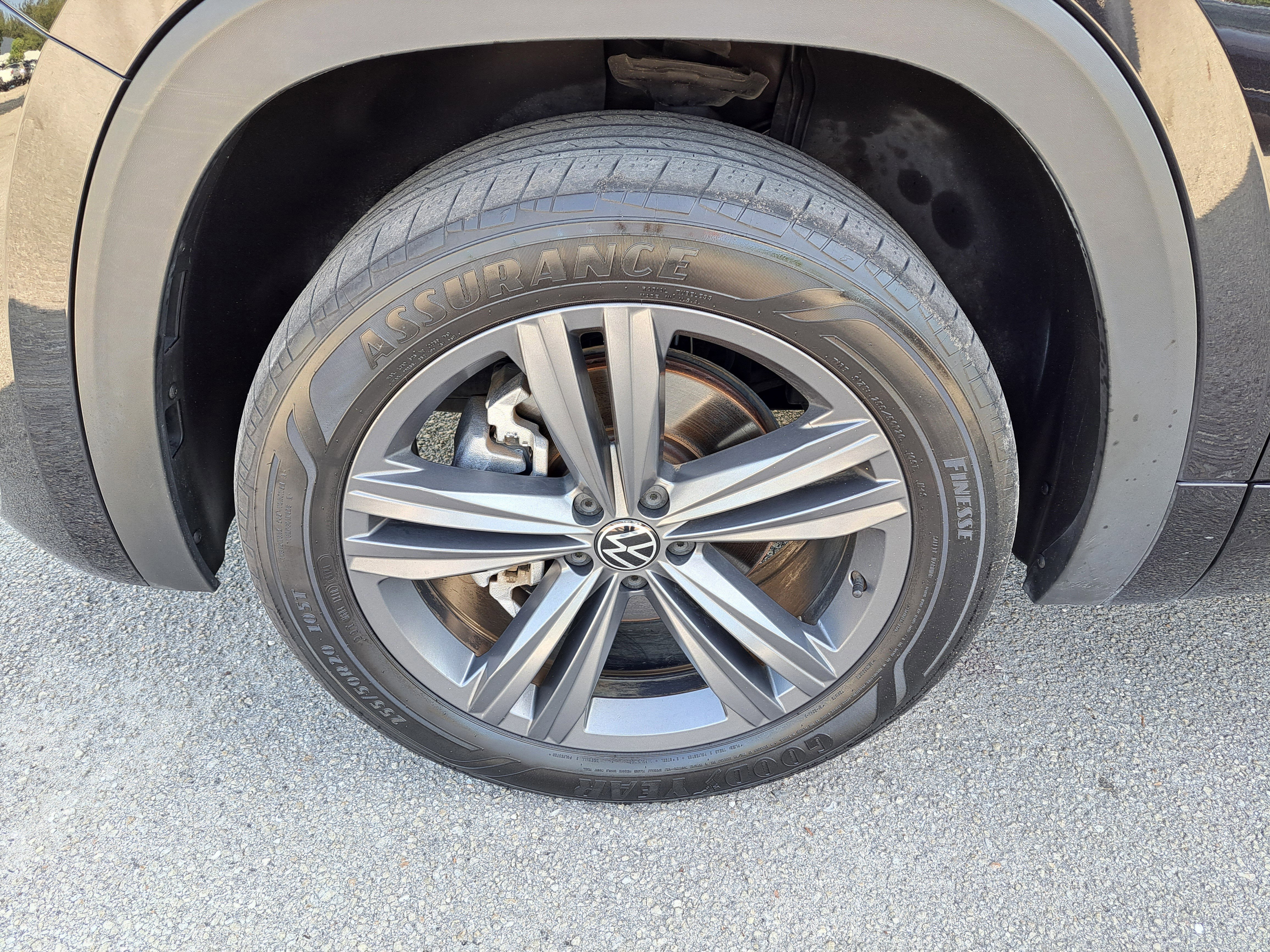 Used 2022 Volkswagen Atlas SEL R-Line image 19